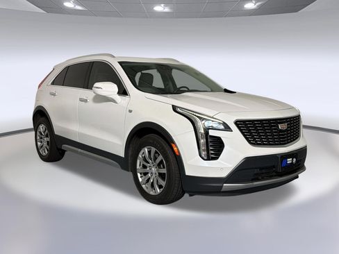 Used 2023 Cadillac XT4 Premium Luxury w/ Cold Weather Package FWD image 7