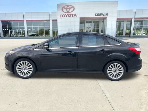 Used 2012 Ford Focus Titanium FWD image 2