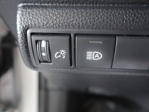 Used 2023 Toyota Corolla SE w/ SE Premium Package FWD image 19