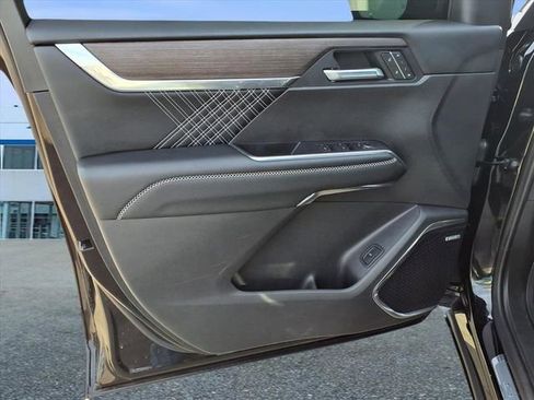 Used 2025 GMC Acadia Denali w/ LPO, Floor Liner Package image 21