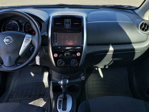 Used 2018 Nissan Versa SV w/ SV Special Edition FWD image 9