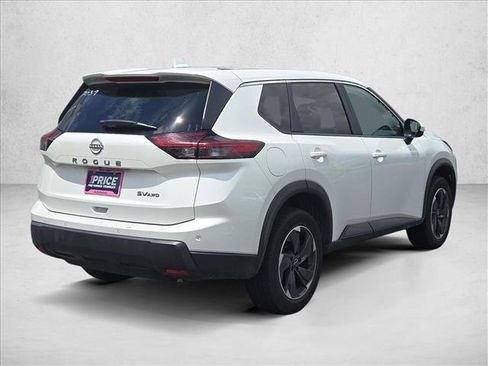 Used 2024 Nissan Rogue SV AWD/4WD image 5