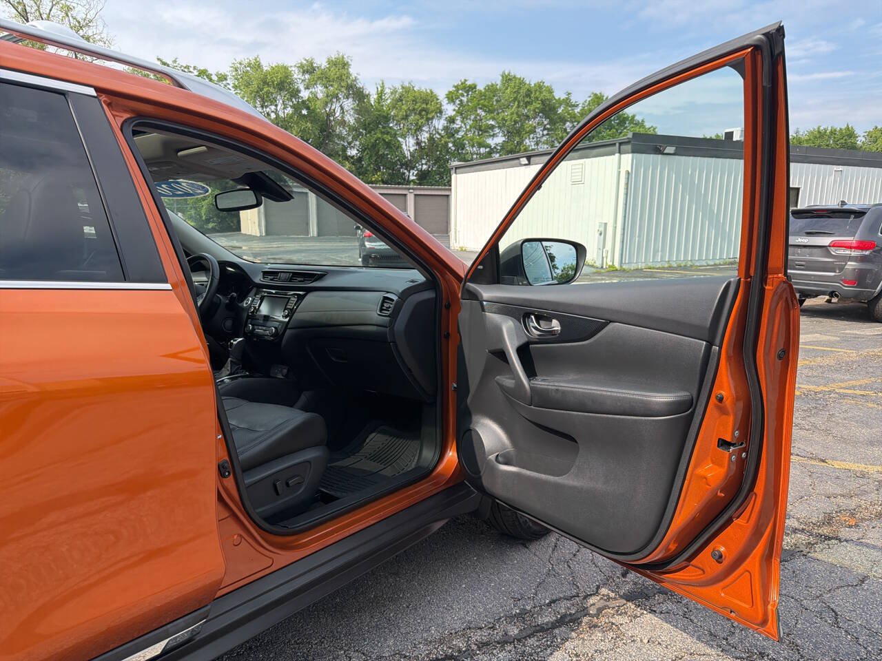 Used 2020 Nissan Rogue SL w/ Premium Package AWD/4WD image 31