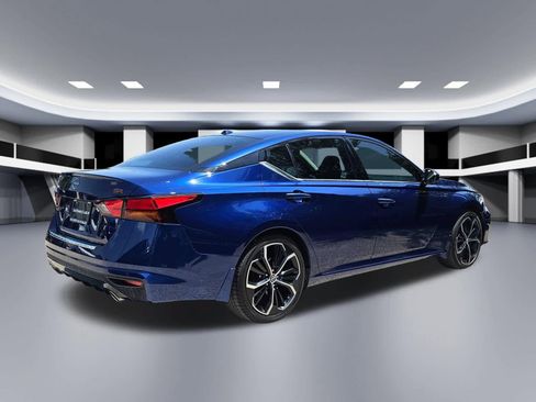 Used 2023 Nissan Altima 2.5 SR FWD image 4
