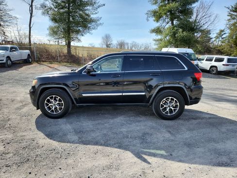 Used 2012 Jeep Grand Cherokee Laredo w/ Laredo E Group image 2