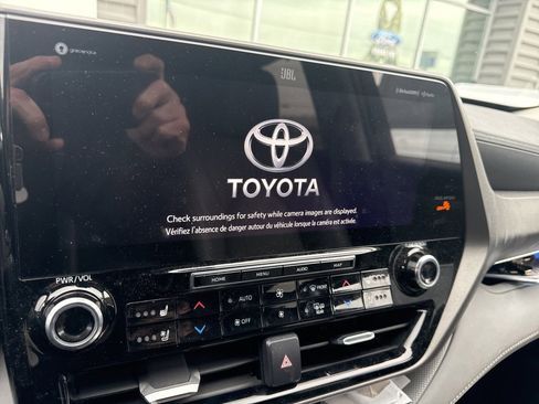 Used 2021 Toyota Highlander Limited image 13