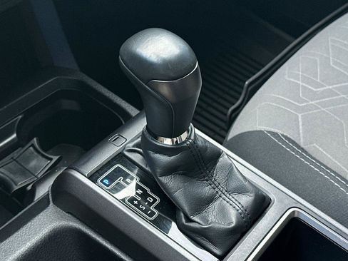 Used 2022 Toyota Tacoma TRD Off-Road image 21