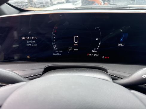Used 2024 Cadillac XT4 Luxury w/ Cold Weather Package FWD image 9
