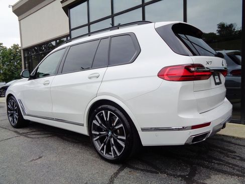 Used 2022 BMW X7 xDrive40i w/ Executive Package AWD/4WD image 5