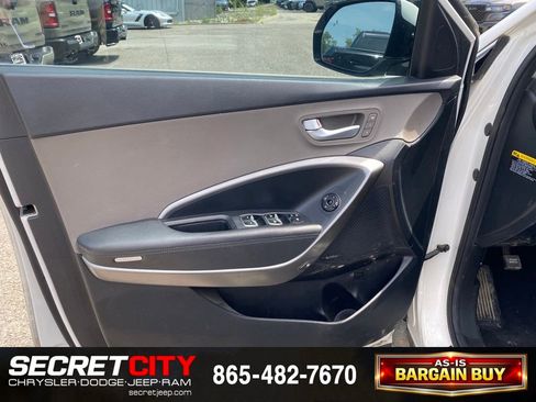 Used 2017 Hyundai Santa Fe FWD image 13