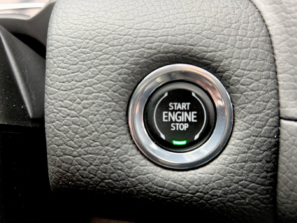 Used 2023 GMC Yukon Denali AWD/4WD image 15
