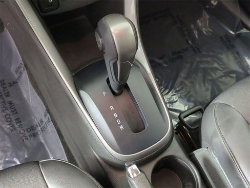 Certified 2022 Chevrolet Trax LT w/ Midnight Edition image 15