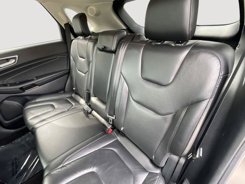 Used 2019 Ford Edge Titanium AWD/4WD image 19