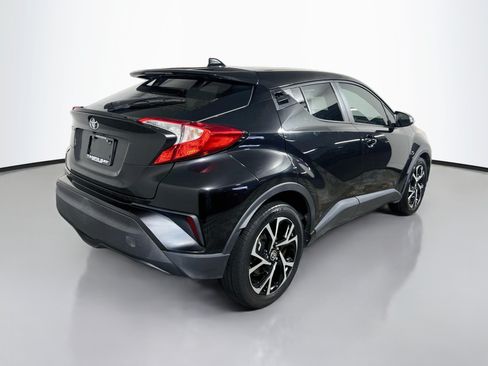 Used 2020 Toyota C-HR XLE FWD image 4