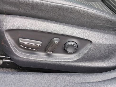 Used 2024 Toyota Camry SE image 12