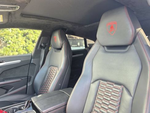Used 2022 Lamborghini Urus AWD/4WD image 19