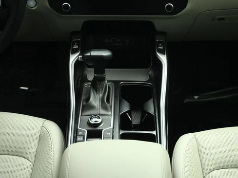 Certified 2025 Kia Sorento S FWD image 36