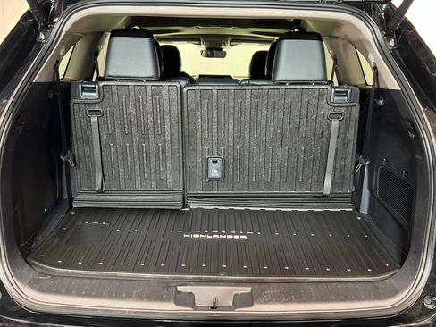 Used 2026 Toyota Highlander Limited AWD/4WD image 25