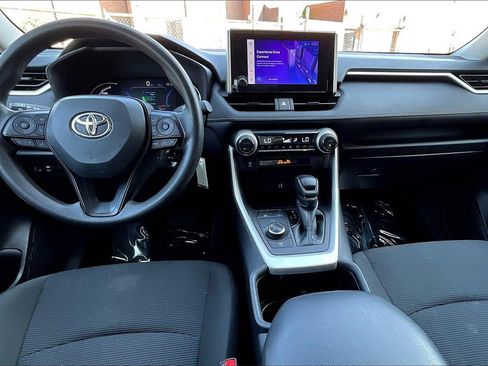 Used 2024 Toyota RAV4 LE image 14