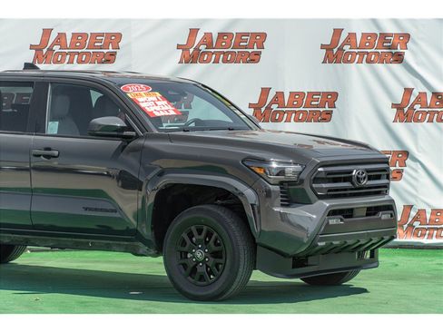 Used 2025 Toyota Tacoma SR5 RWD image 36