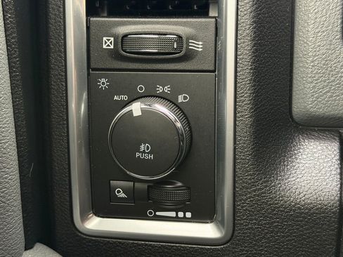 Used 2018 RAM 1500 Big Horn AWD/4WD image 39