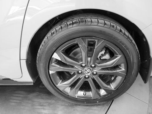 Used 2024 Toyota Sienna XSE image 40