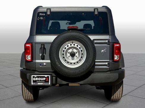 New 2025 Ford Bronco 4-Door image 4