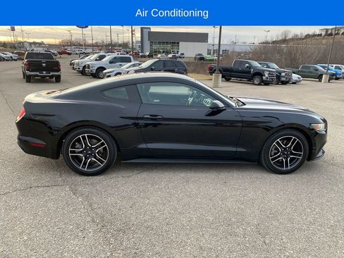 Used 2016 Ford Mustang Coupe image 7