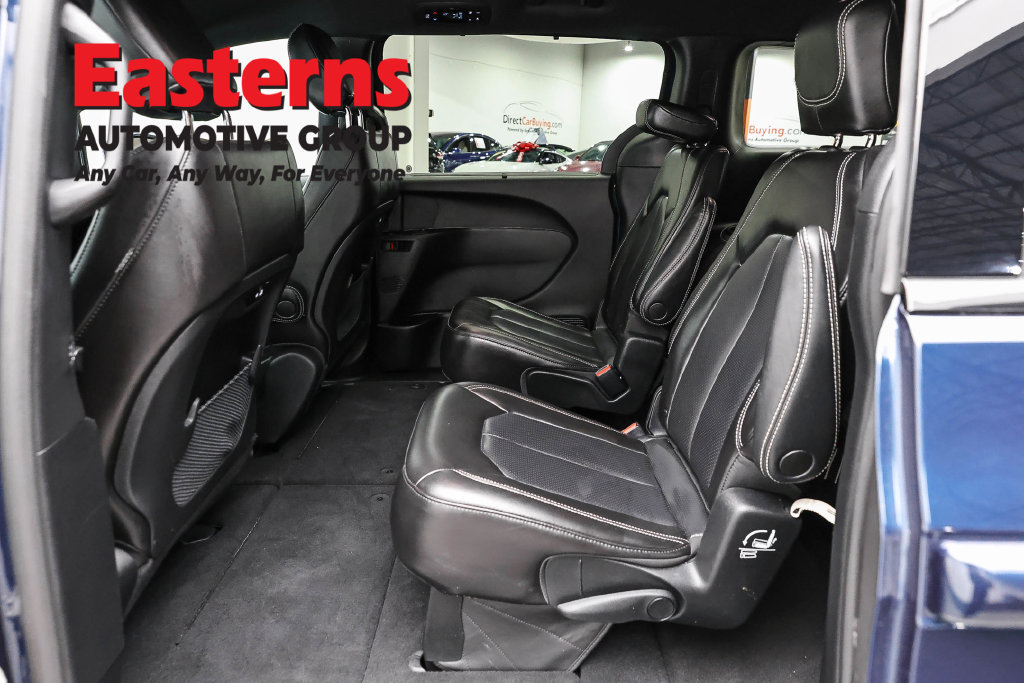 Used 2023 Chrysler Pacifica Touring-L w/ S Appearance Package FWD image 24