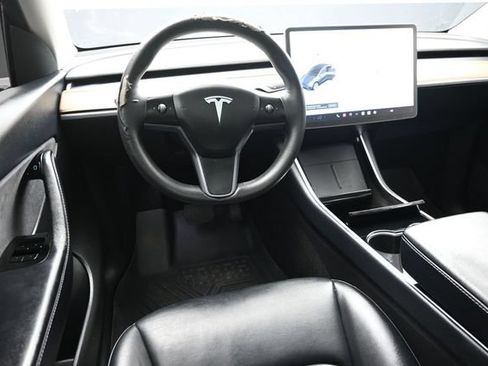 Used 2021 Tesla Model Y Long Range AWD/4WD image 17