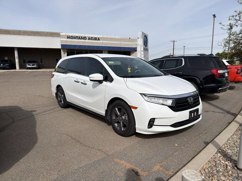 Used 2024 Honda Odyssey EX image 1