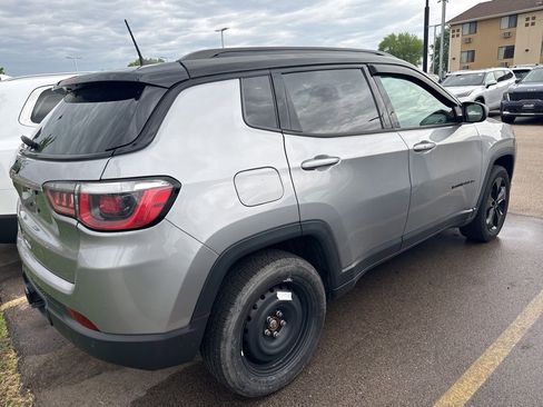 Used 2020 Jeep Compass Latitude AWD/4WD image 3