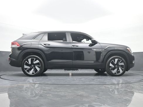 Used 2024 Volkswagen Atlas Cross Sport SE image 60