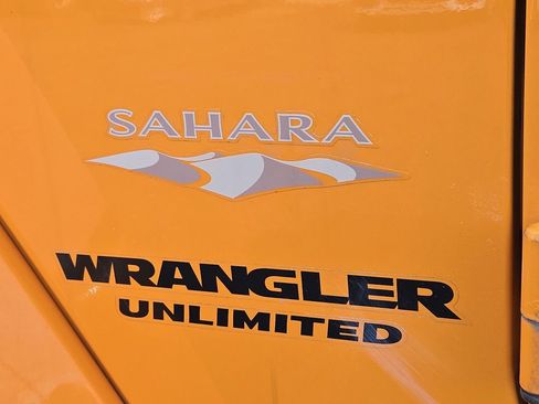 Used 2013 Jeep Wrangler Unlimited Sahara image 29