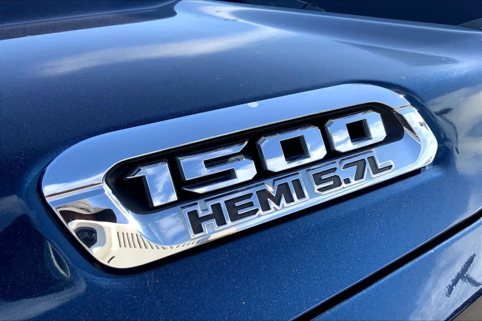 Used 2019 RAM 1500 Laramie AWD/4WD image 15