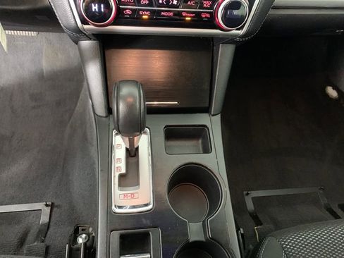 Used 2019 Subaru Outback 2.5i Premium image 24