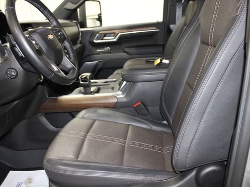 Used 2024 Chevrolet Silverado 1500 High Country w/ High Country Premium Package image 19