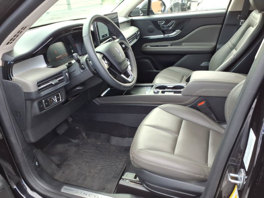 Certified 2023 Lincoln Corsair AWD image 10