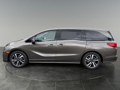 Used 2018 Honda Odyssey Elite image 5