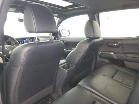Used 2019 Toyota Tacoma Limited RWD image 12