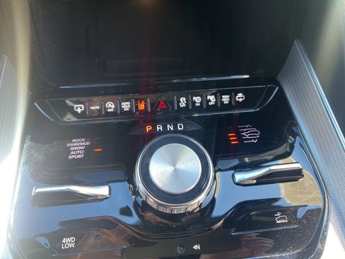 Used 2023 Jeep Grand Wagoneer L Series III image 20