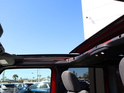 Used 2025 Jeep Wrangler Unlimited Sahara w/ Safety Group image 40