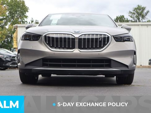 Used 2024 BMW i5 eDrive40i w/ Convenience Package image 4