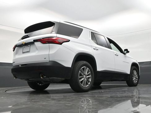 Used 2023 Chevrolet Traverse LT FWD image 24