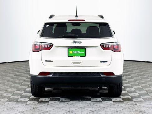 Used 2017 Jeep Compass Latitude w/ Popular Equipment Group image 8