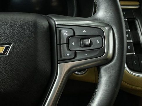 Used 2023 Chevrolet Suburban Premier image 12