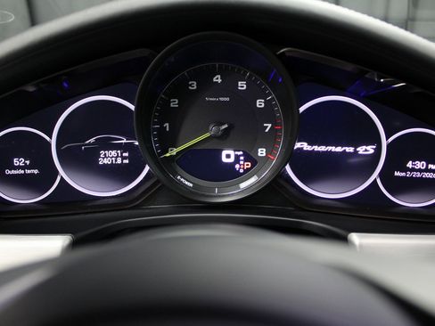 Used 2023 Porsche Panamera 4S image 34