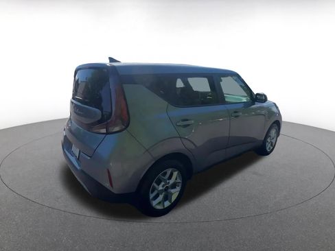 Used 2025 Kia Soul LX w/ LX Technology Package FWD image 15