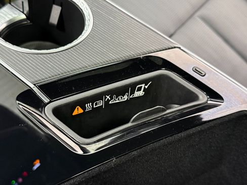 Used 2024 Cadillac Lyriq Luxury AWD/4WD image 33