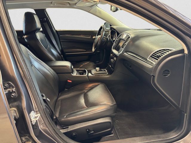 Used 2020 Chrysler 300 Limited AWD/4WD image 16